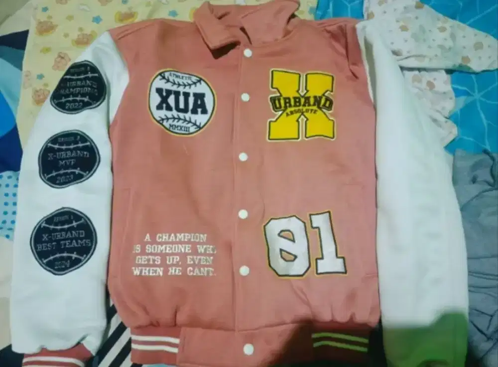 jual jaket varsity warna coral size XL
