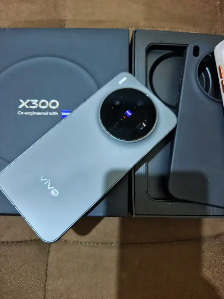 vivo x300 16/512 like new