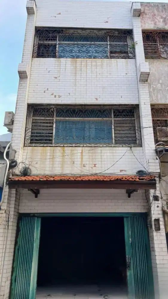 DIJUAL RUKO DI JL GULA SURABAYA DEKAT PASAR ATOM LOKASI RAMAI