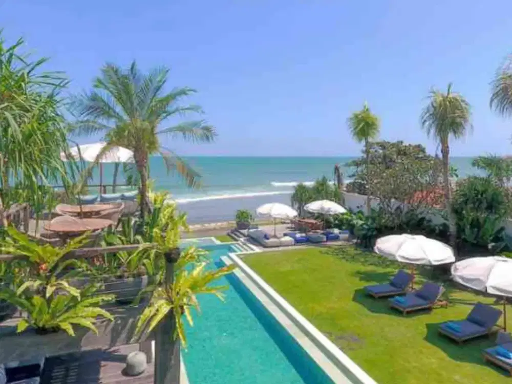 Villa luxury beach front pantai seminyak bali