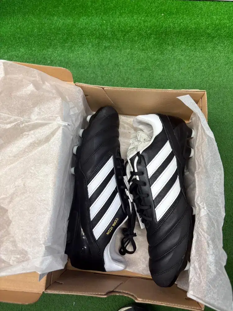 Sepatu bola copa icon elite