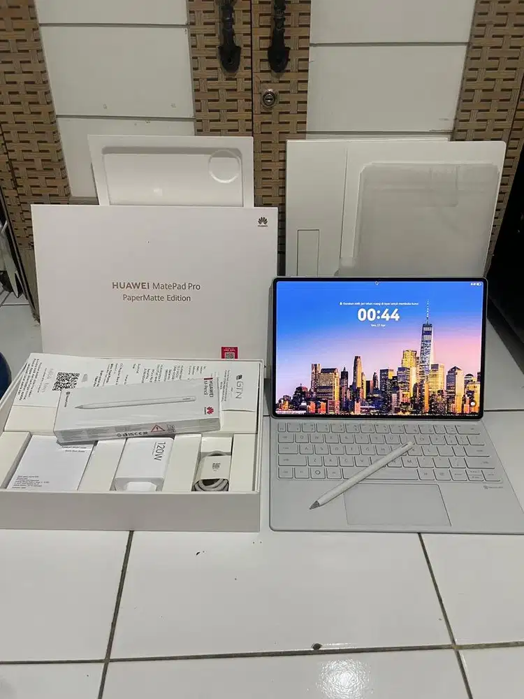 Huawei mattePad Pro 12.2 ram 12/512 garansi bln 12/2026 like new