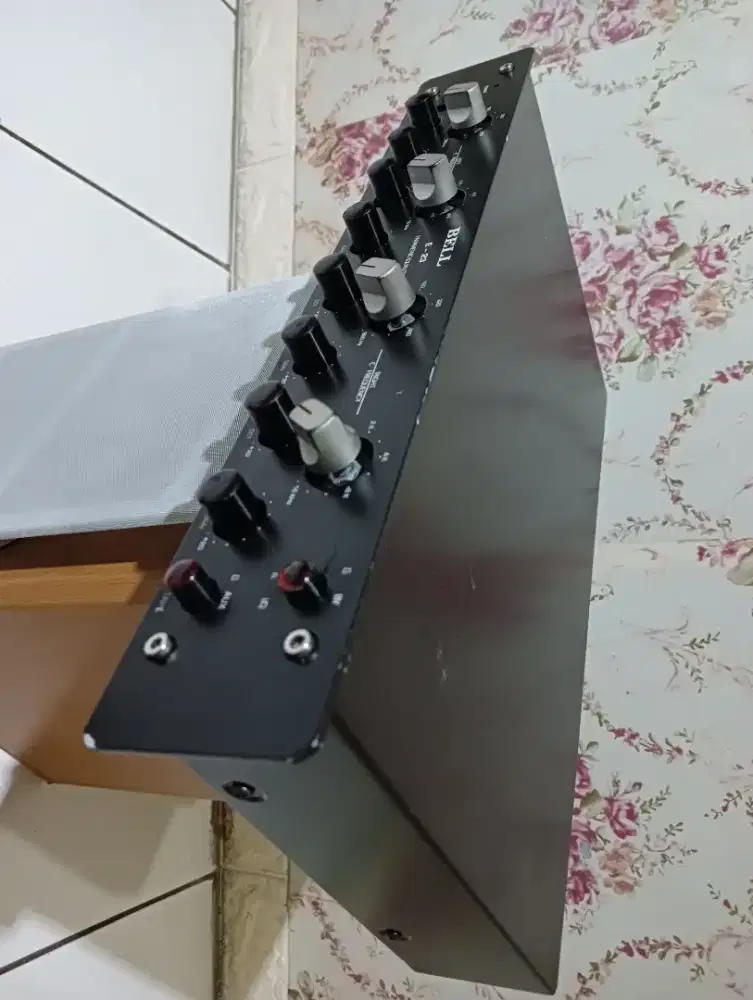 Parametri Frequency equalizer BELL, komponen premium