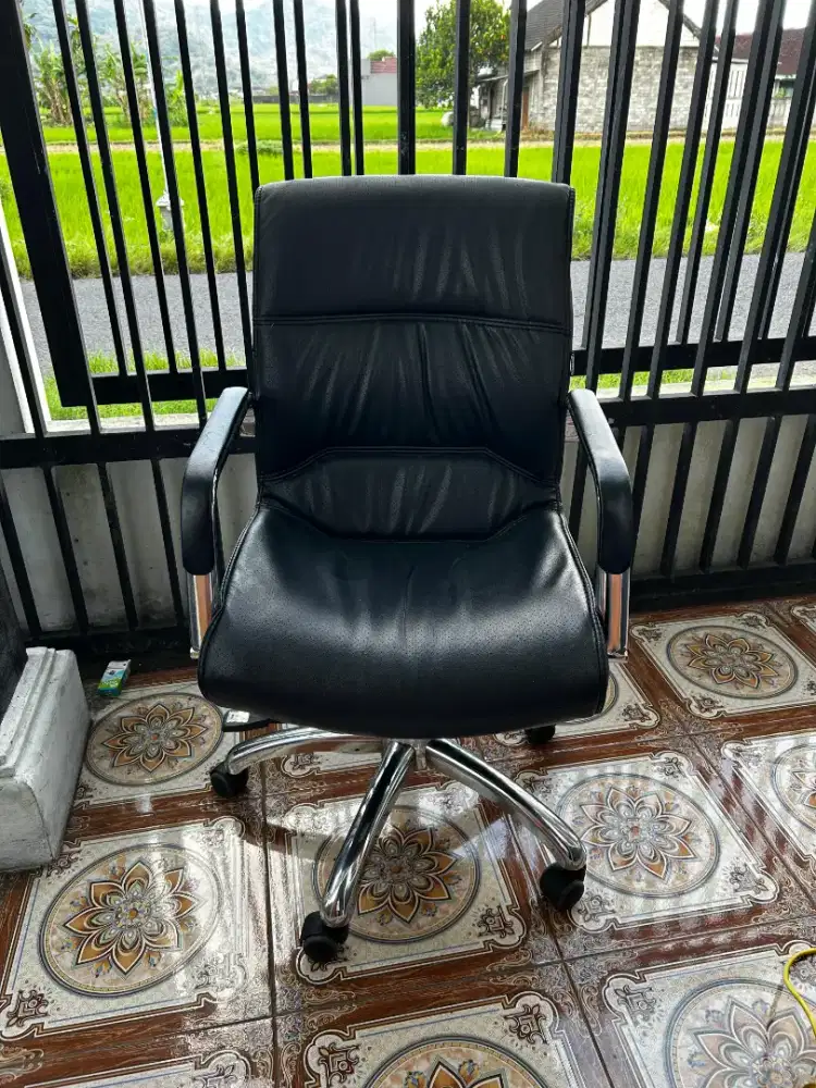 Kursi kantor informa