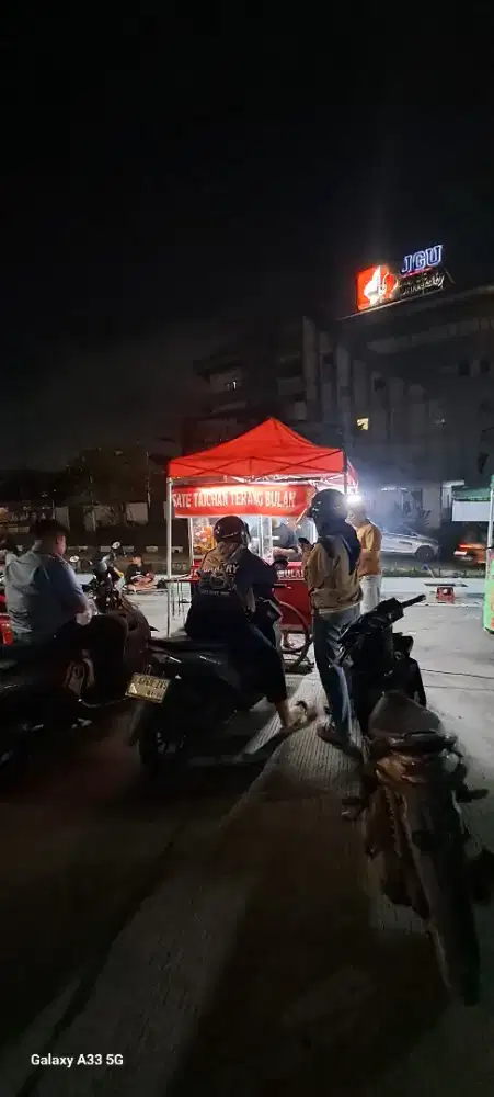 Di butuhkan karyawan cowok untuk lapak sate taichan terang bulan