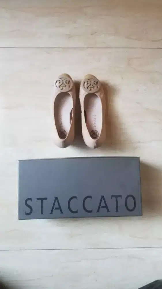 Sepatu staccato original no 34