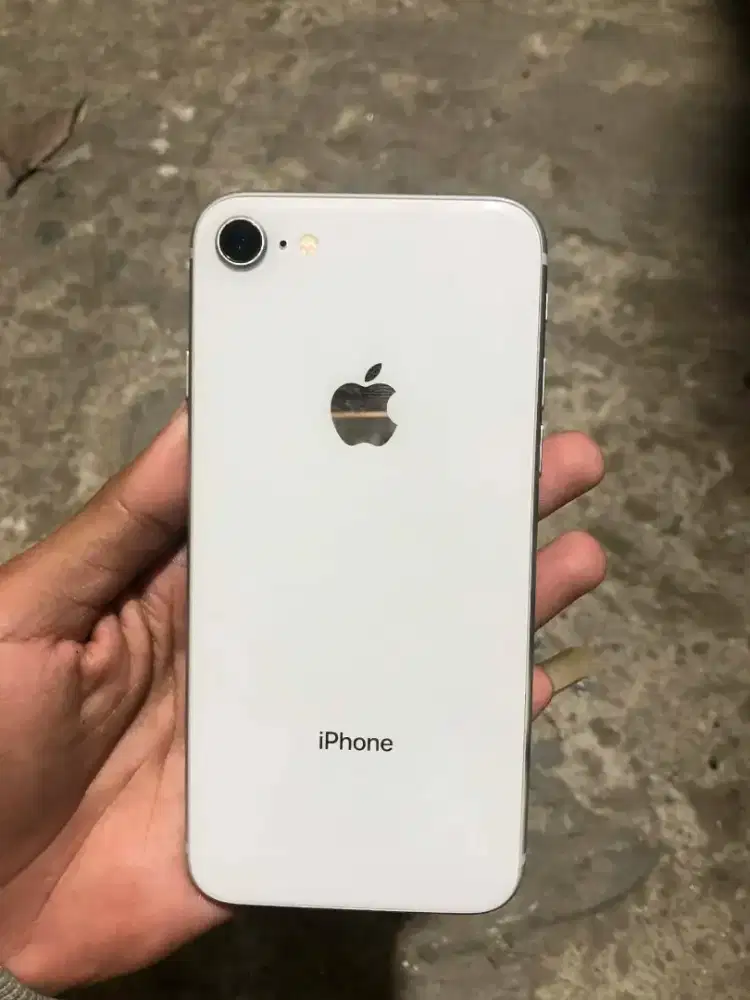 IPHONE 8 WHITE INTER 64