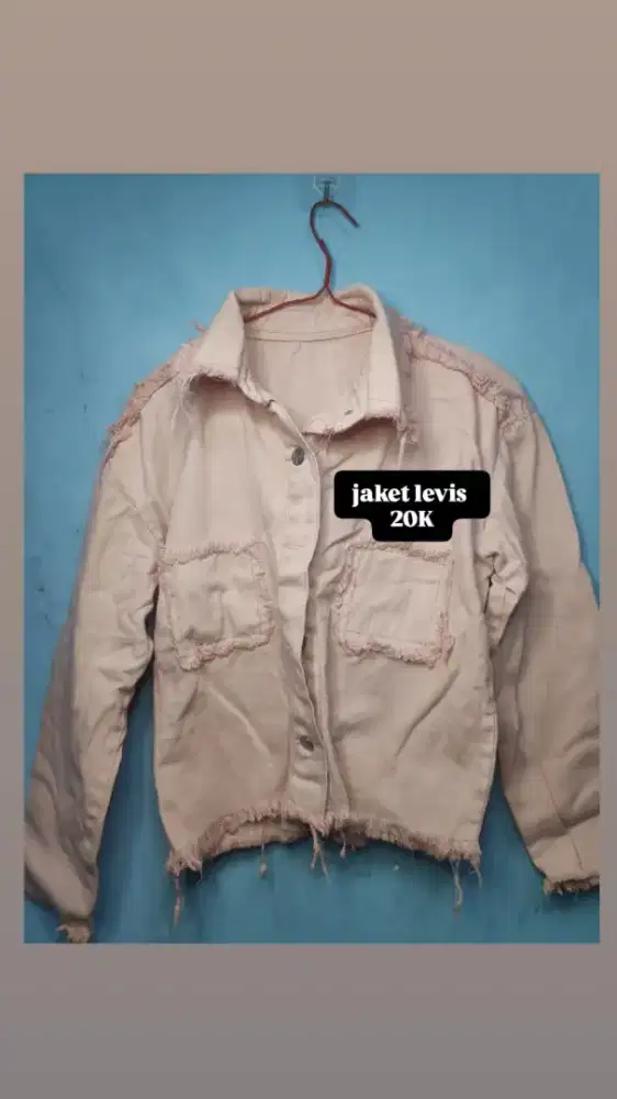 Jaket levis wanita