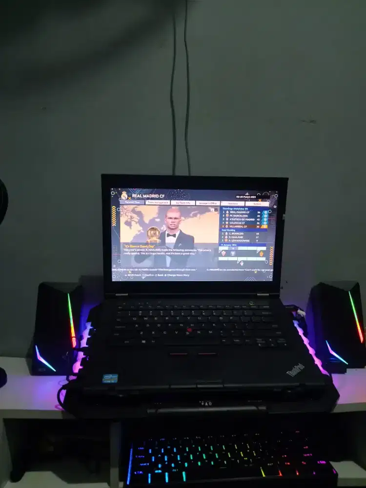 Laptop thinpad fulset 2.200 semua nya dan stik ps  game di flasdis