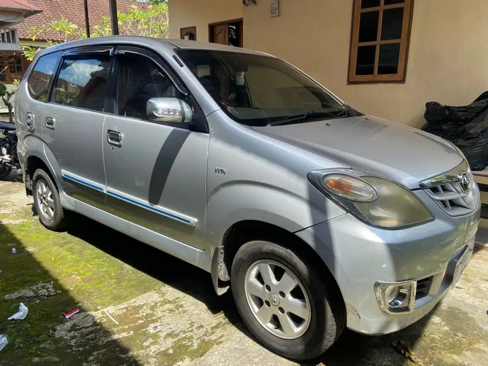 Toyota Avanza 2010 Bensin