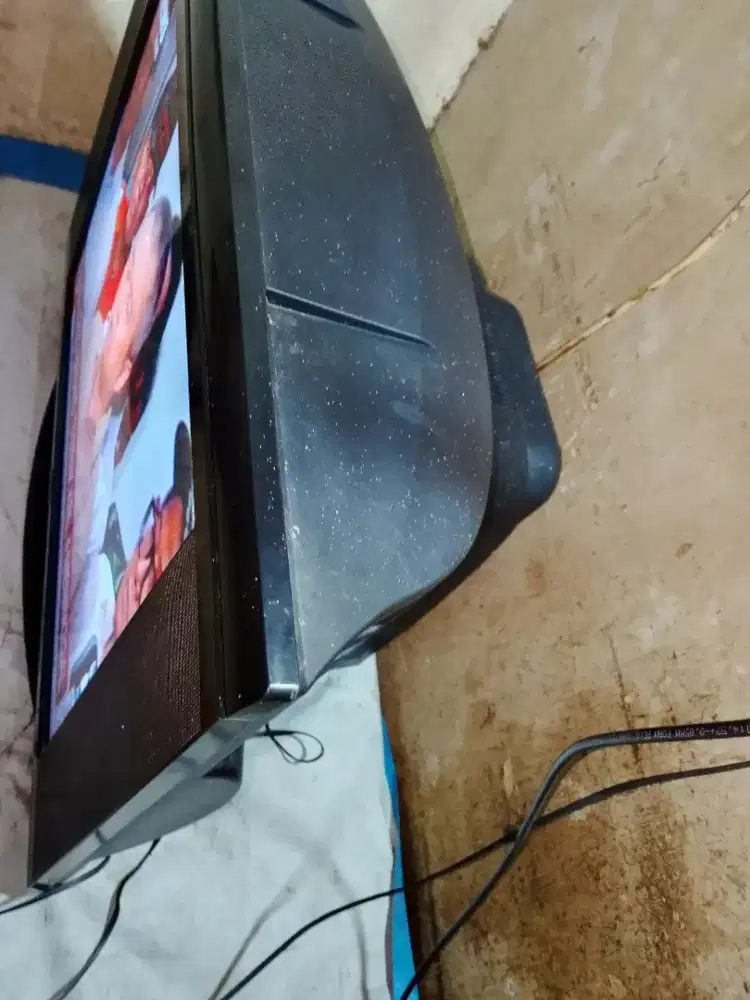 tv tabung slim 29 inc SANYO