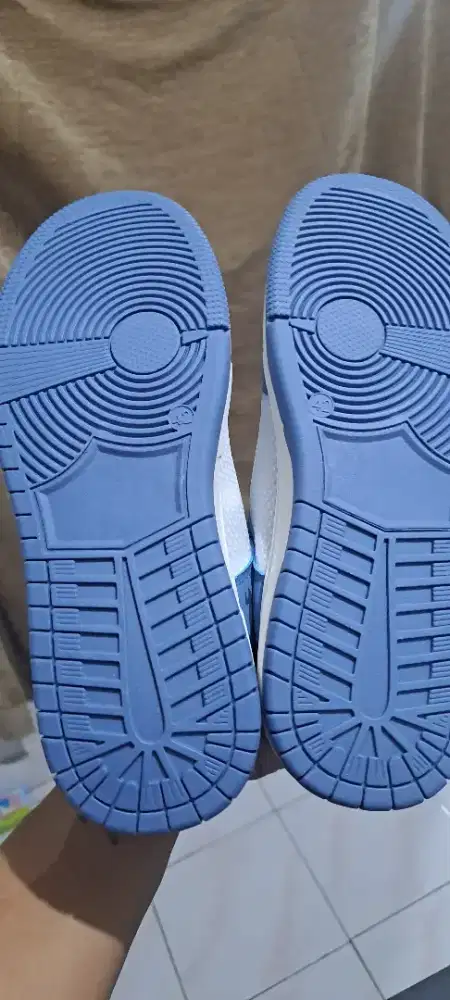 jual sepatu masih baru