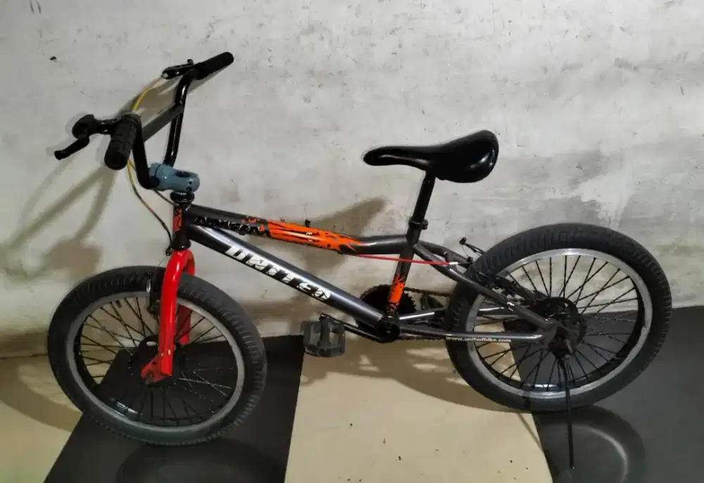 Sepeda BMX ukuran 20 united kondisi normal