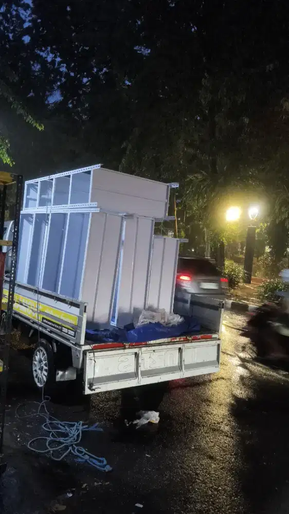 Rak besi Surabaya ramping