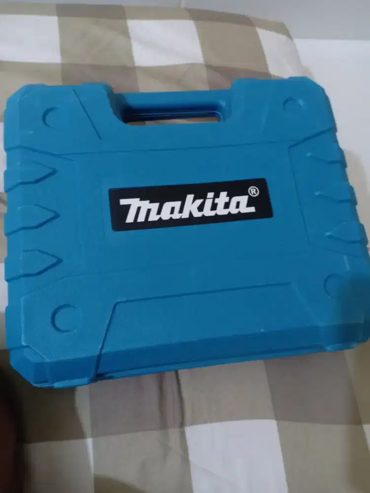 Bor impact makita