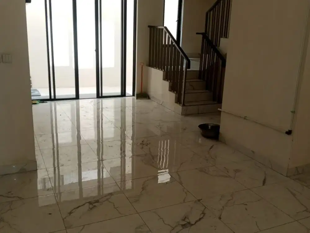 Disewakan rumah murah bagus mewah semi furnished 3lantai di Asya Cluster Semayang Jakarta Garden City Jakarta Timur siaphuni minimalis modern