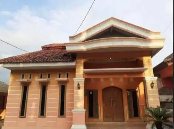 Rumah besar halaman luas plus kost - kostan