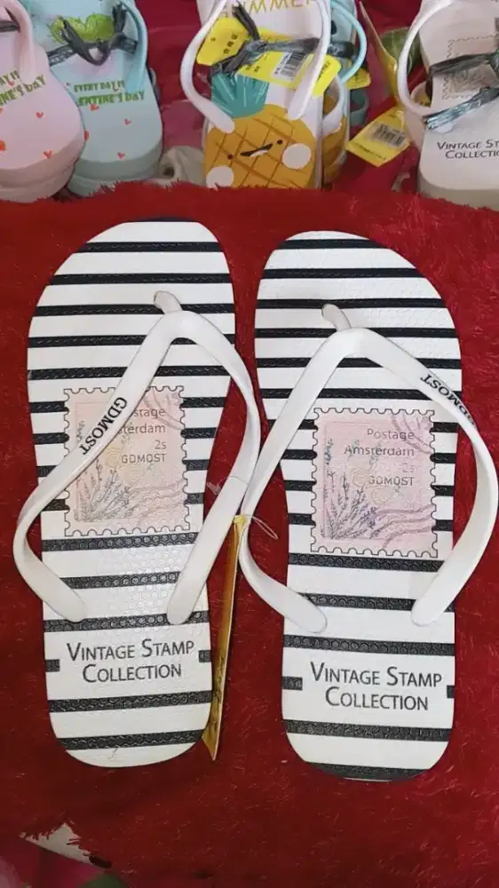 Sandal jepit wanita..