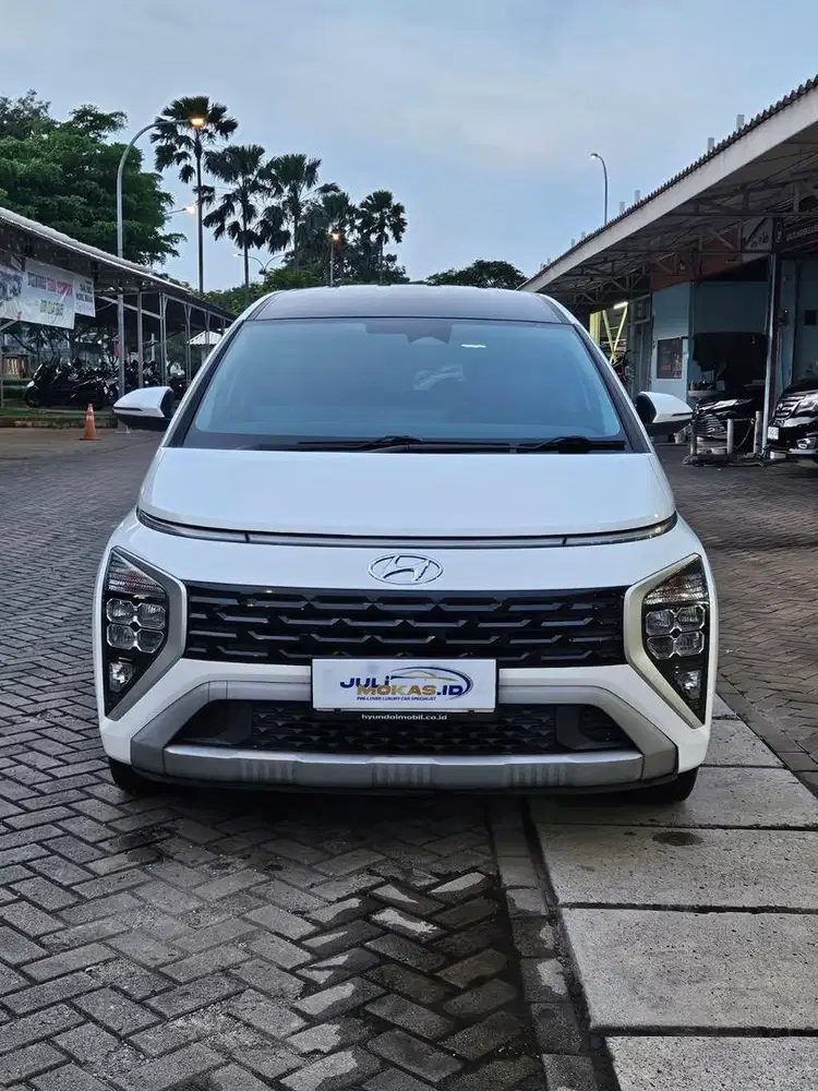 Hyundai Stargazer Prime 1.5 CVT NIK 2022 Captain Seat