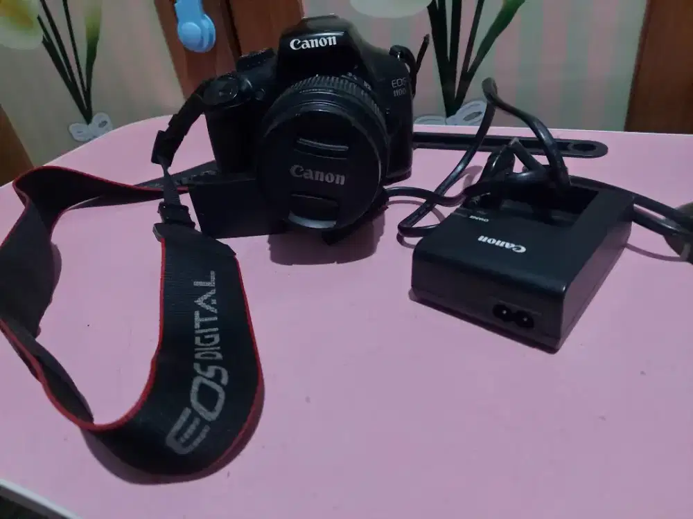 dijual kamera DSLR Canon EOS 11OO