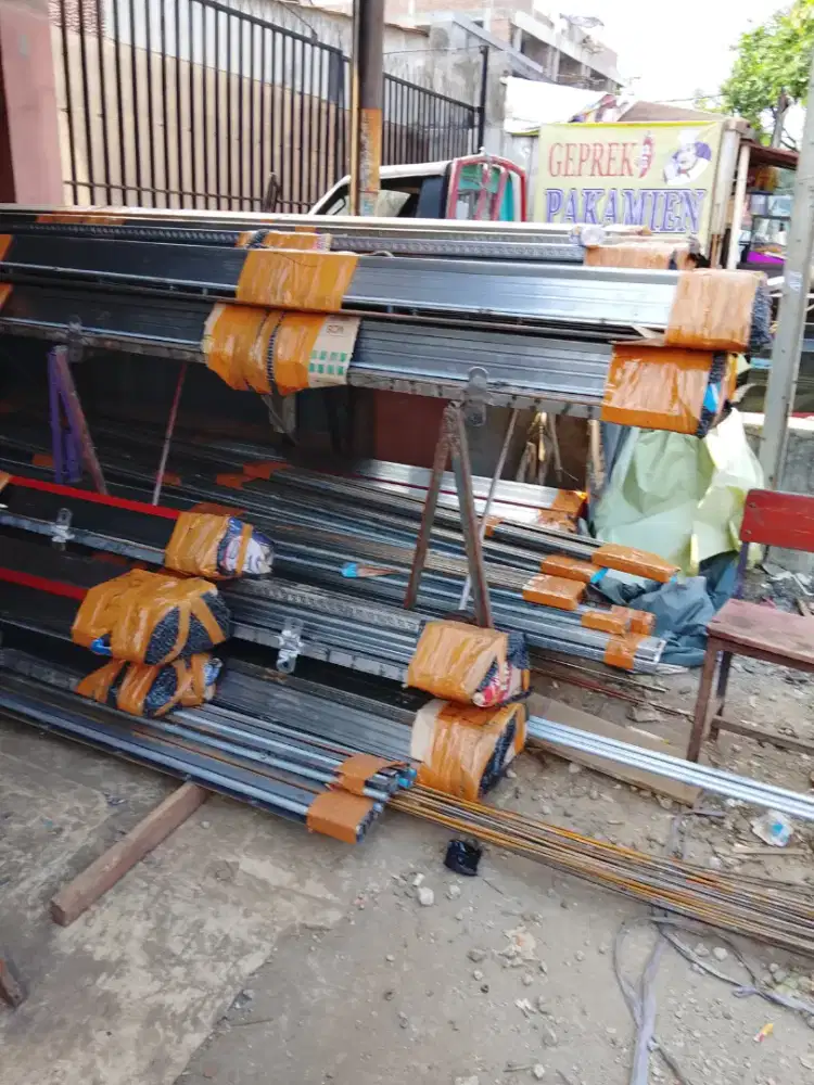 Rolling door folding gate