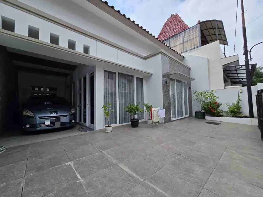 RUMAH CANTIK MEWAH DI JL TENGGER GAJAHMUNGKUR SEMARANG