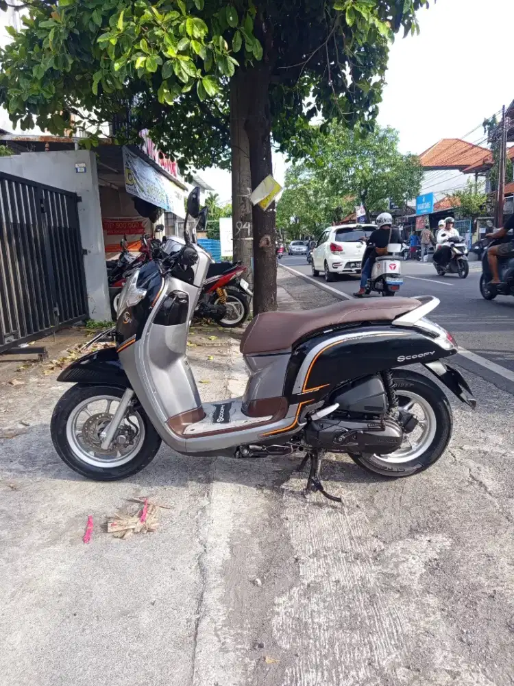 Scoopy 2017 hitam Deva motor