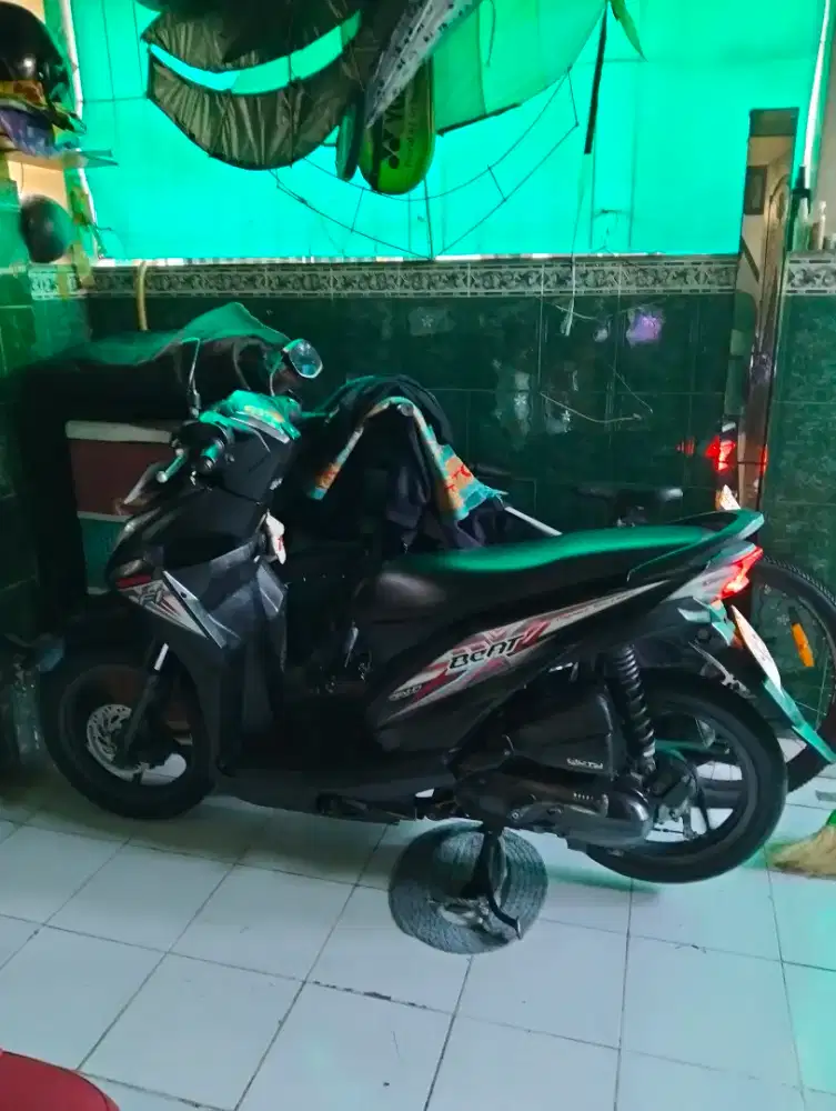 Jual Honda beat  warna hitam 2015