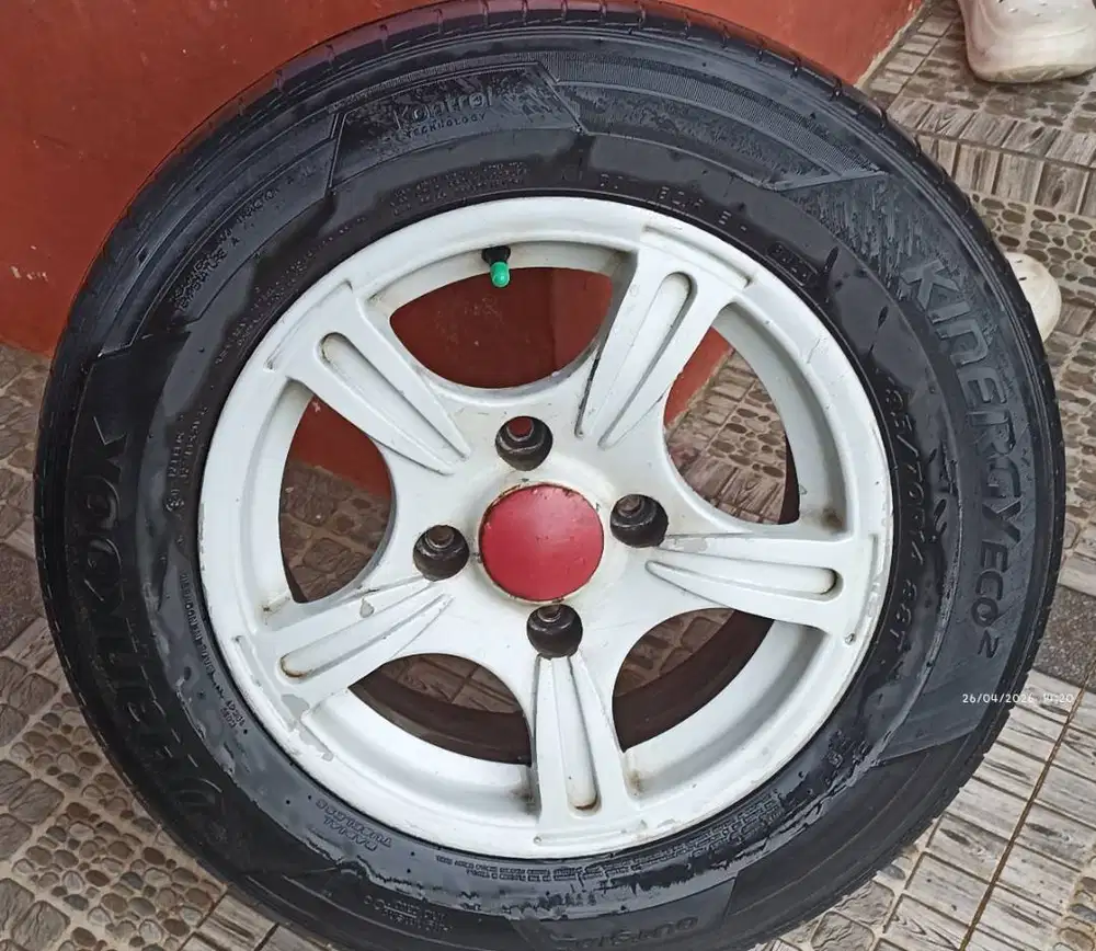 Ban tubeles dan velg racing