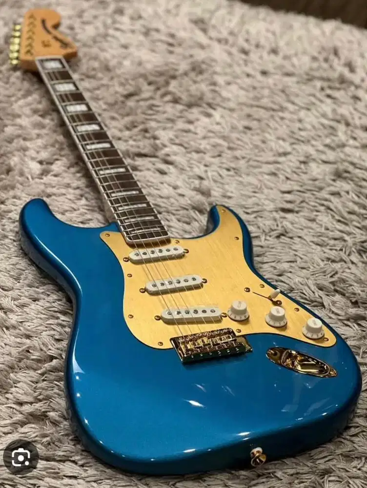 Squier 40th anniverssary by fender stratocaster blue gitar elektrik