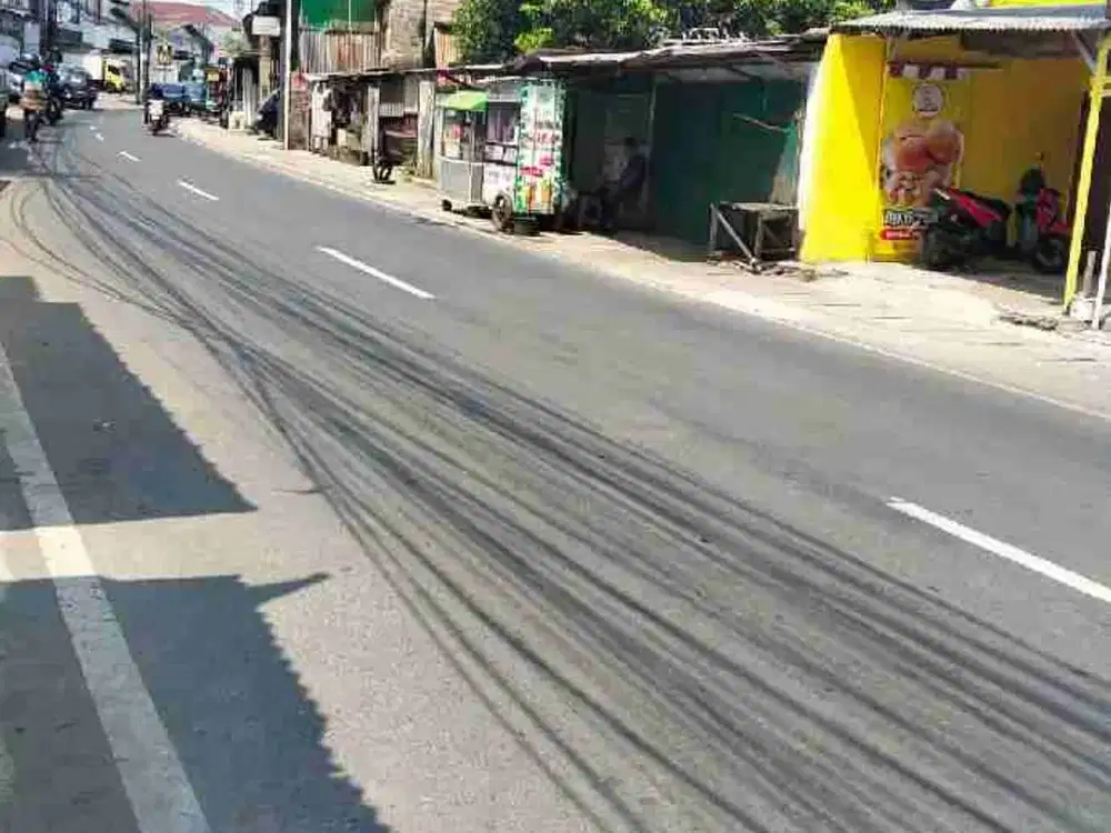 dijual tanah 517 m bonus 4 ruko dan 9 pintu kontrakan aktif