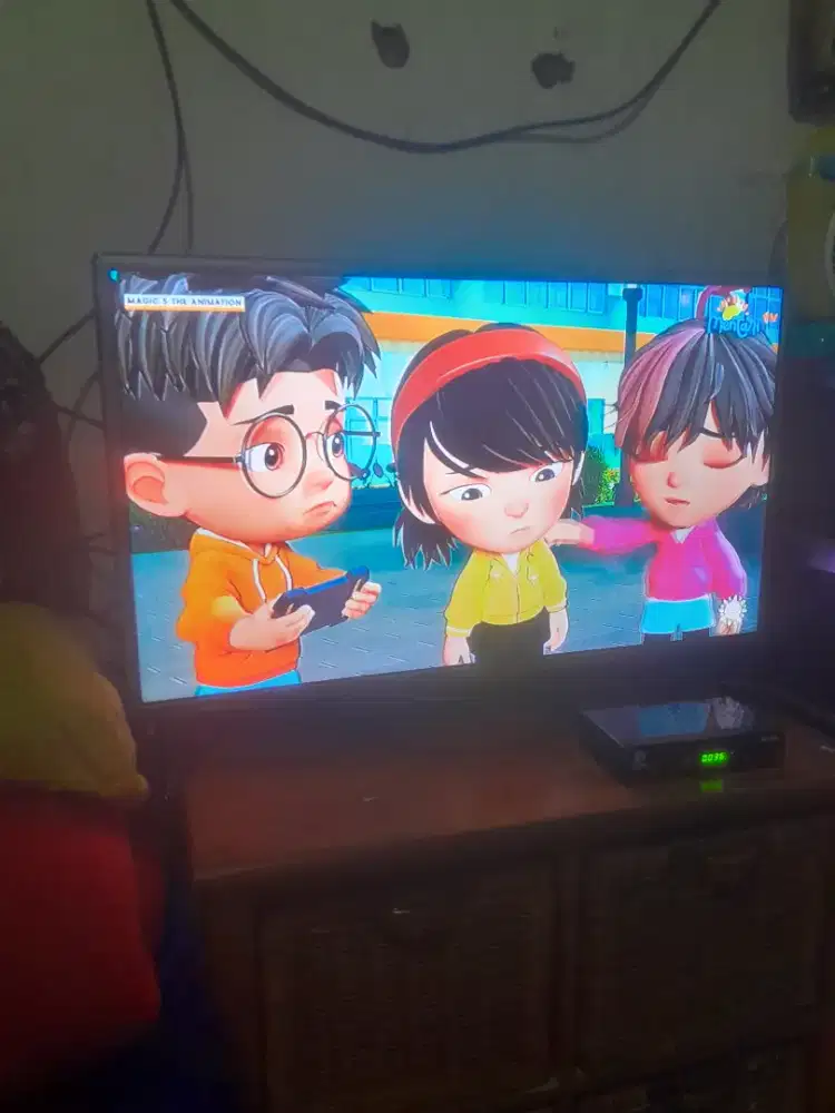 Jual.setbok+tipi merk LG32in normal jaya minus remot aja gak ada.