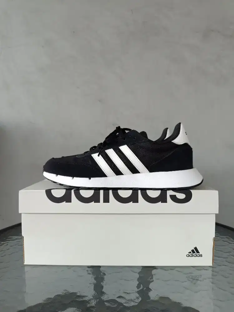 Sepatu Adidas Original Size 40 (25cm)