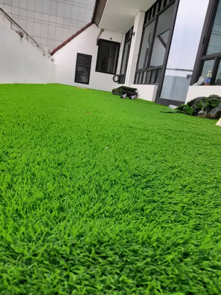 RUMPUT SINTETIS FULL GREEN-DEKORASI TERBAIK UNTUK BALKON DAN LANTAI