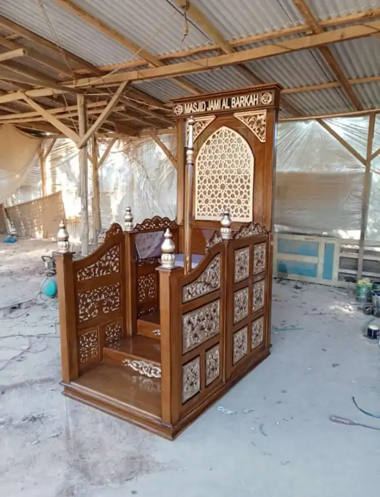 Mimbar podium tangga