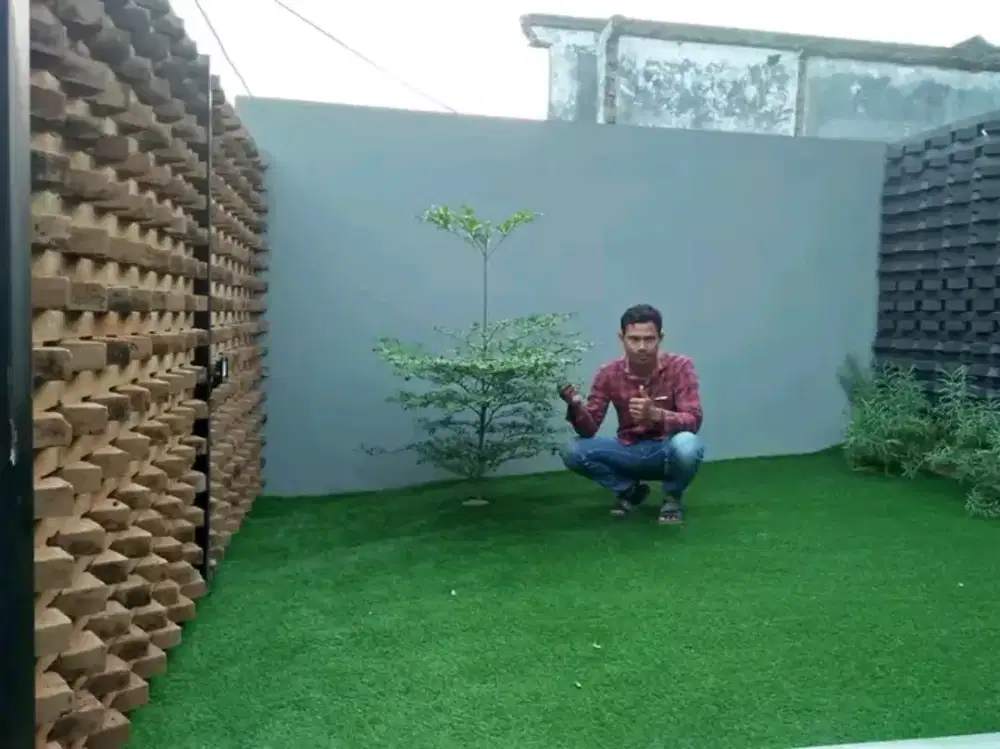 RUMPUT SINTETIS UNTUK TAMAN LUAR RUMAH DGN PADUAN POHON BESAR