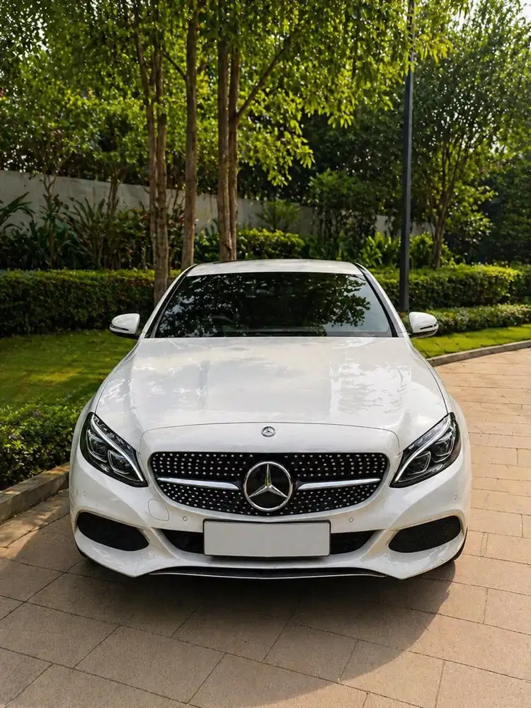 Mercedes-Benz C200 2017 Bensin