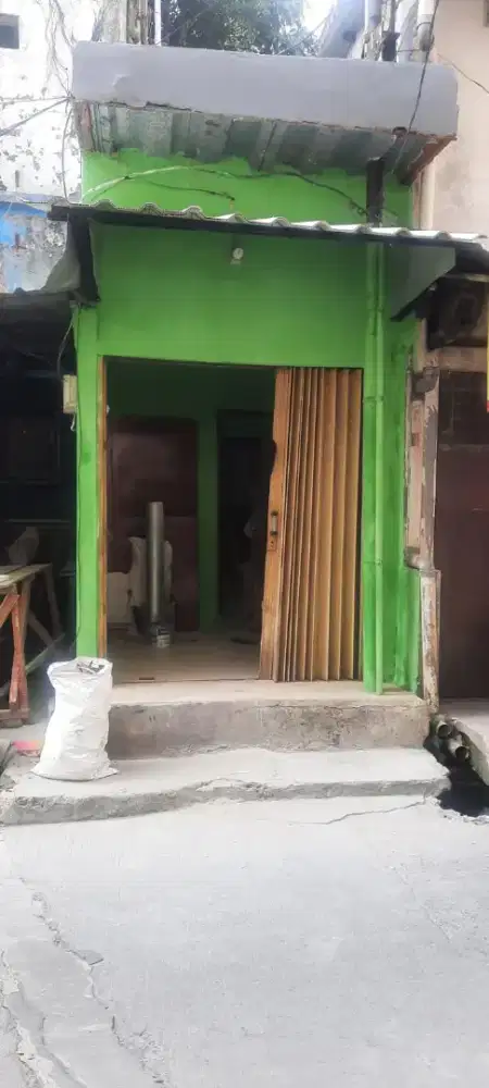 SEWA KIOS USAHA DEKAT BAKERY ROTI SUISSE SWISS / HOTEL ANTONI