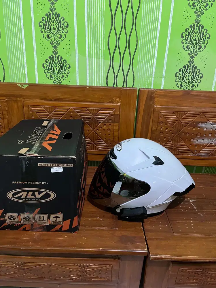 Helm ALV Ultron Pro putih + Jete RH 1