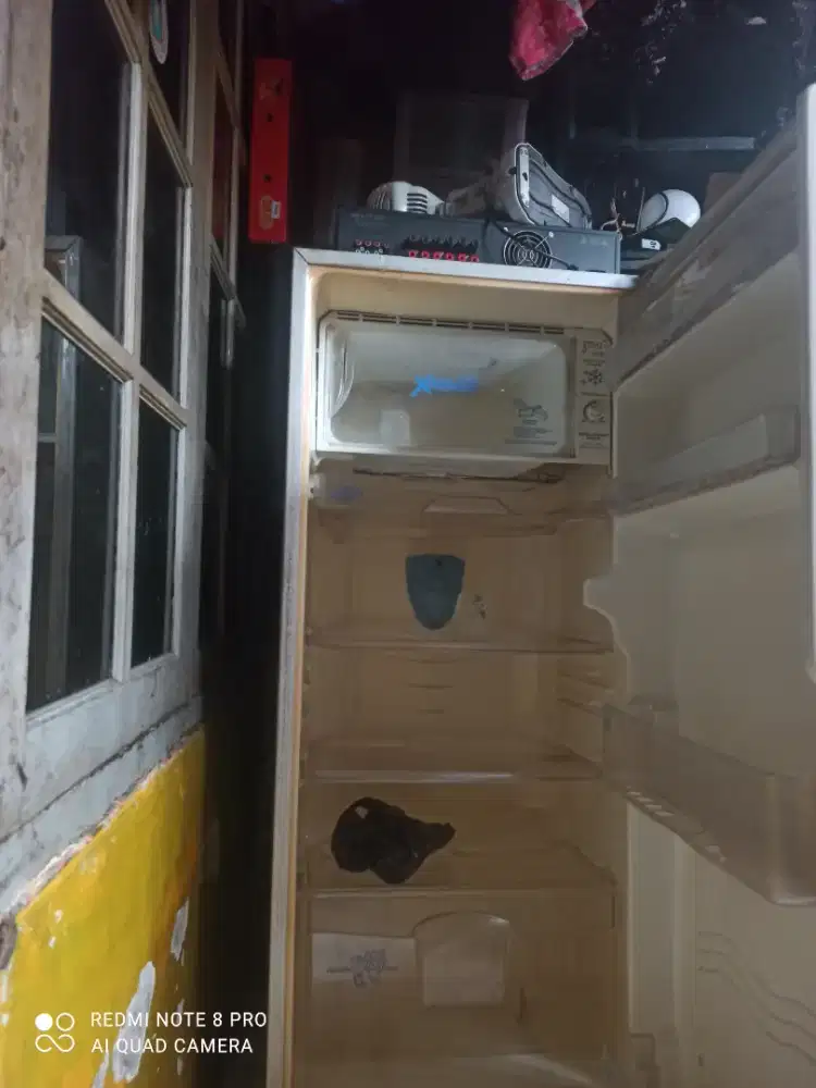 Jual kulkas sharp dingin beku