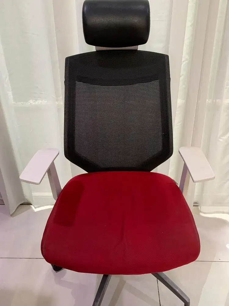 JUAL CEPAT Kursi kantor merah hitam BEKAS