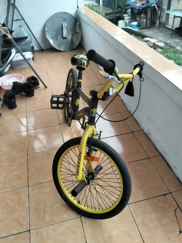 Sepeda family ukuran 20 mulus seperti baru