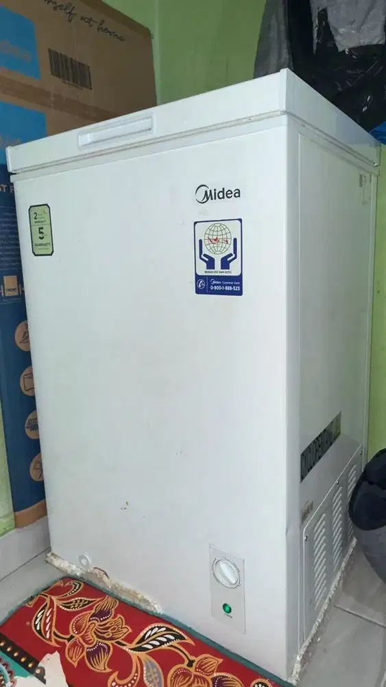 Midea HS-129C Freezer Box Kapasitas 99 Liter