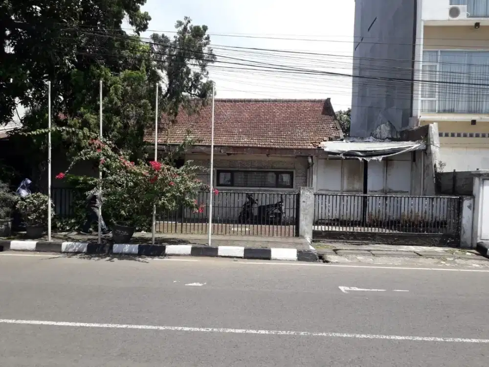 Rumah Hitung Tanah Di Mainroad pajajaran dekat istanaana plaza hasan sadikin bandung