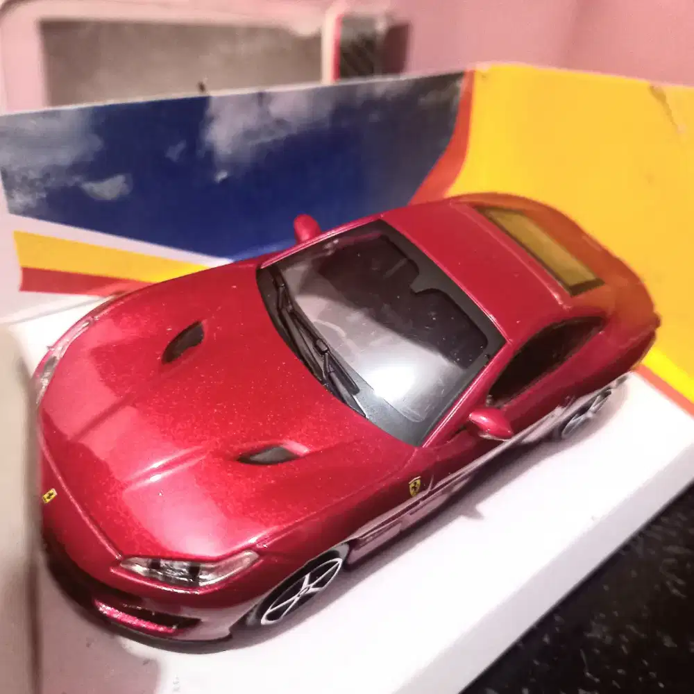 Bburago Shell Ferrari Portofino Limited 1-43