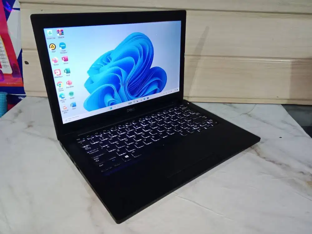 LAPTOP DELL LATITUDE 7290 INTEL CORE I7 82