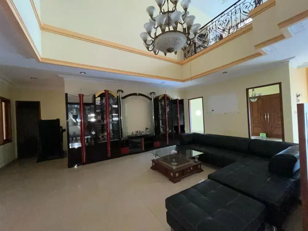 Rumah Mewah 3 Lantai di kawasal elit Pasteur Bandung - LT 330m² Strategis Dekat Tol