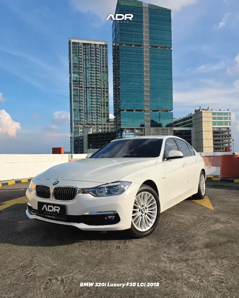 BMW 320i F30 Luxury LCi 2018