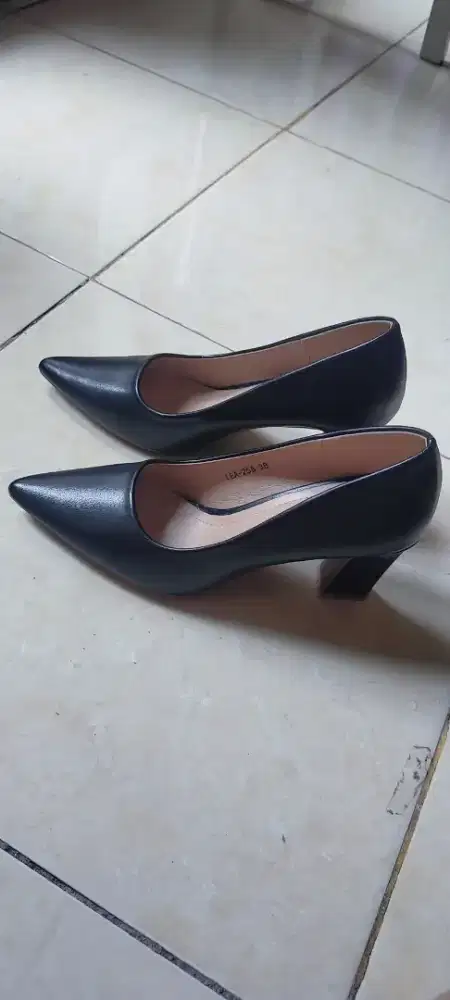 XES Sepatu Kerja Wanita