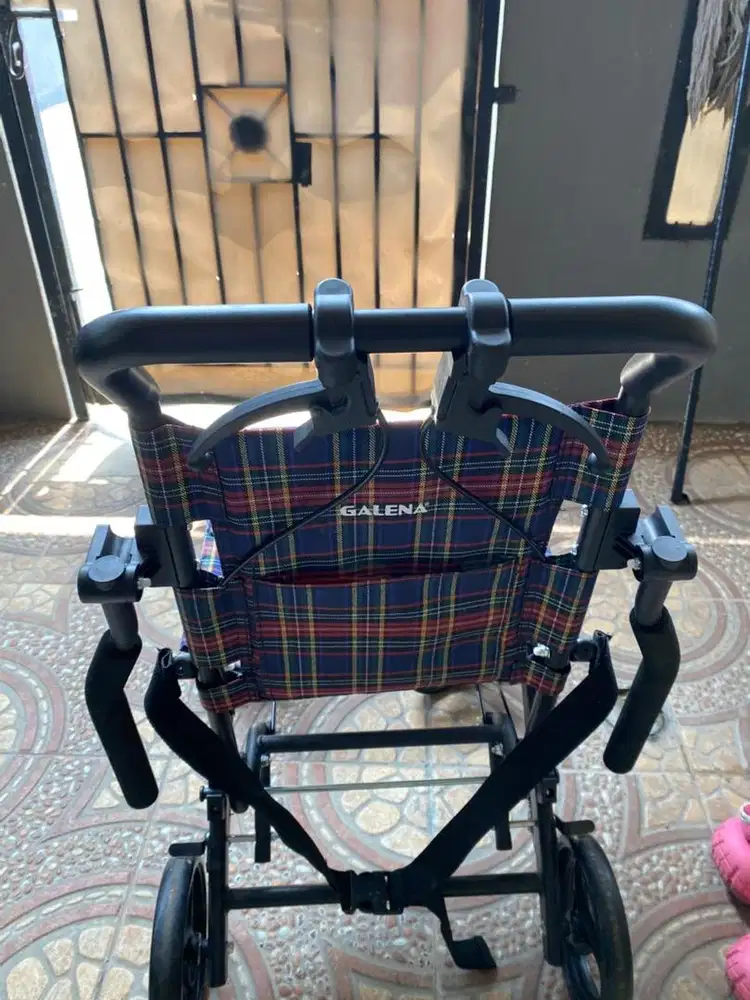 Dijual kursi roda lipat praktis